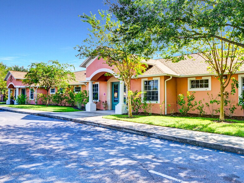 733 S Goldenrod Rd, Orlando, FL à louer - Photo de l’immeuble – Image 2 sur 22