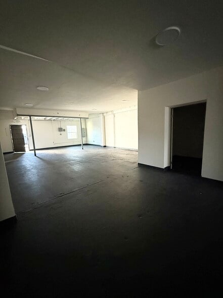 1810 E Alondra Blvd, Compton, CA à vendre - Photo de l’immeuble – Image 2 sur 9