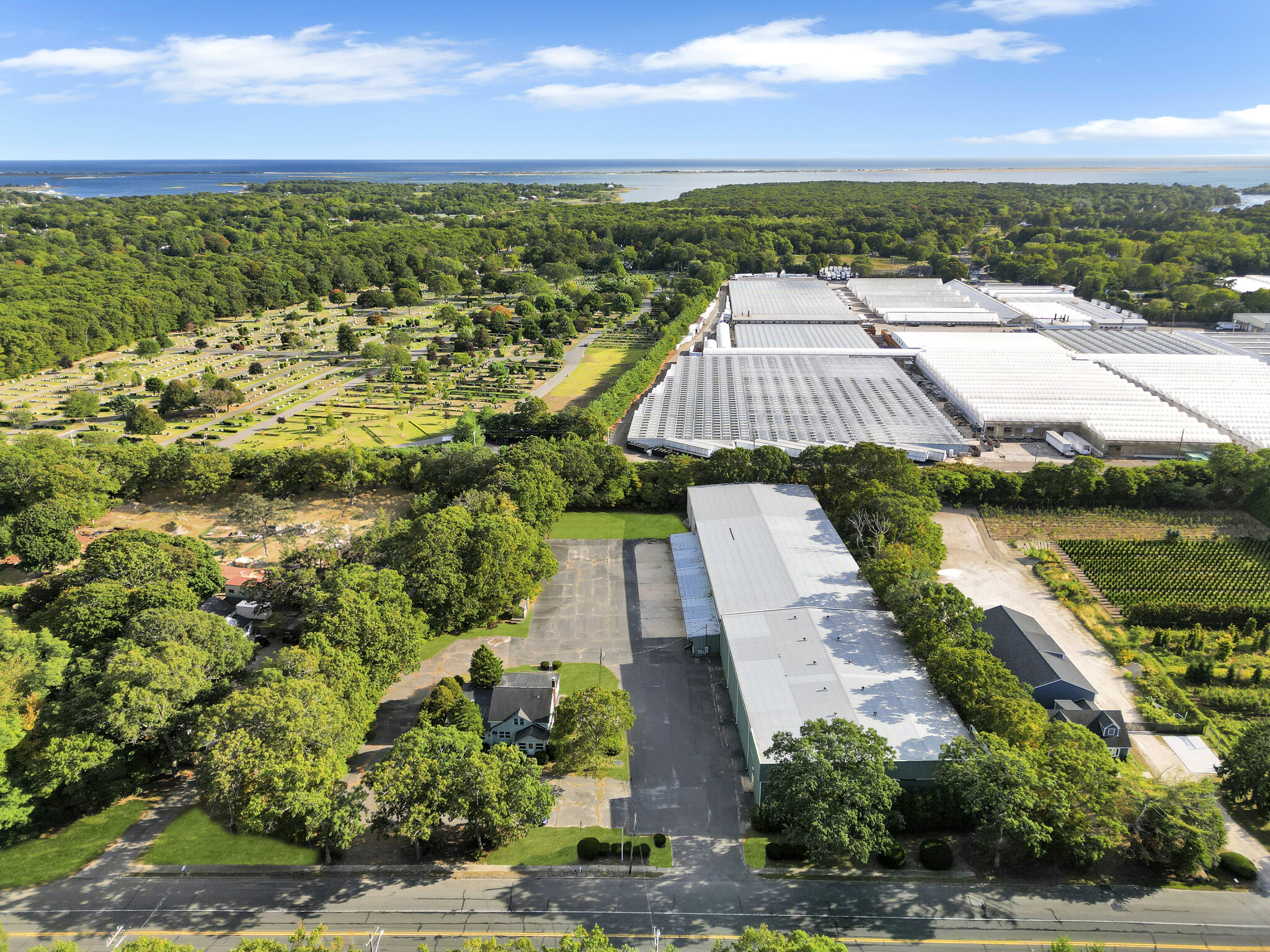 26 Frowein Rd, Center Moriches, NY à vendre Photo de l’immeuble– Image 1 sur 10