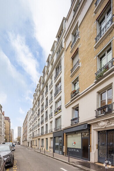 Bureau dans Paris à louer - Photo de l’immeuble – Image 2 sur 4