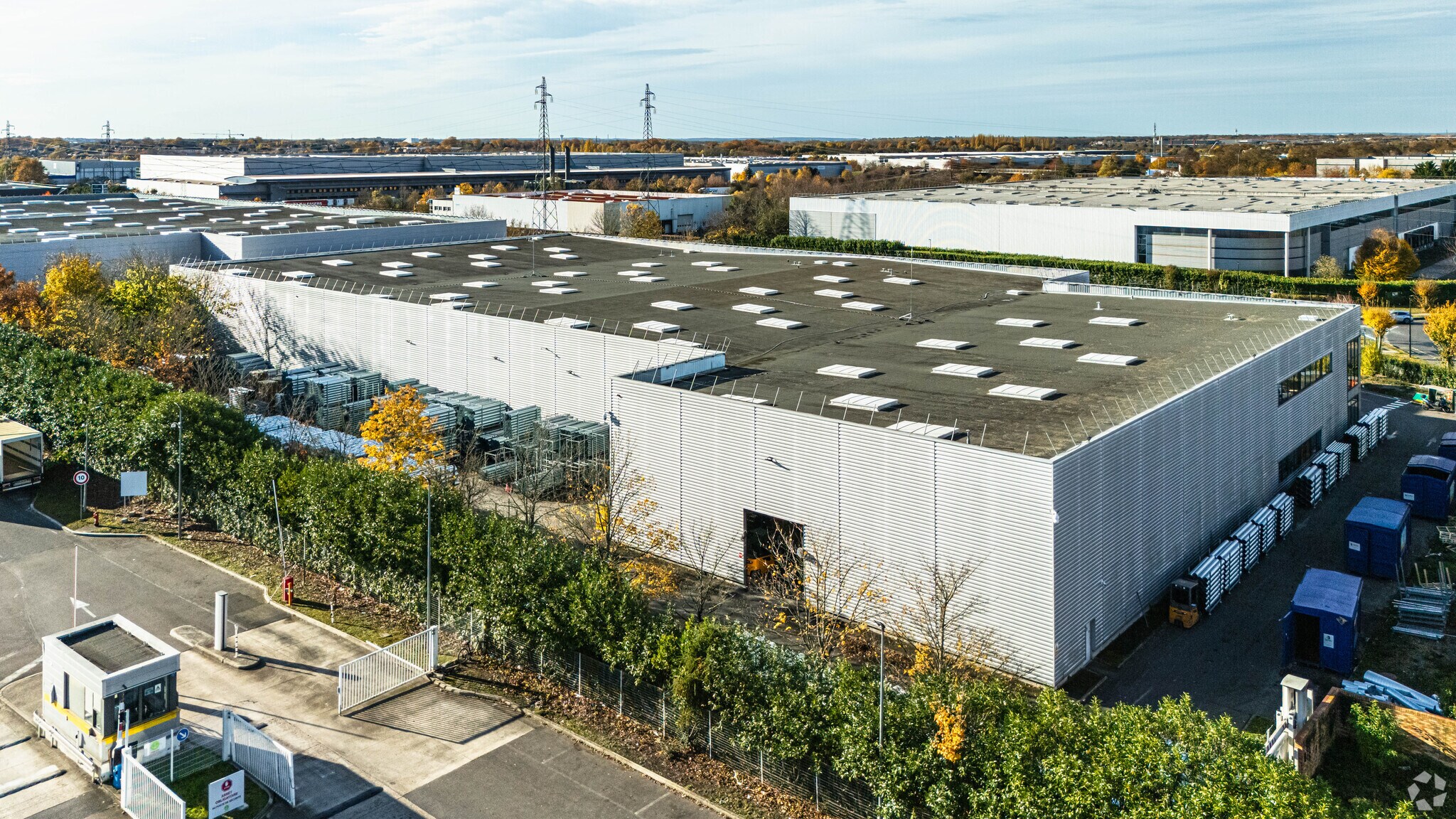 Industriel/Logistique dans Combs-La-Ville à louer Photo principale– Image 1 sur 4
