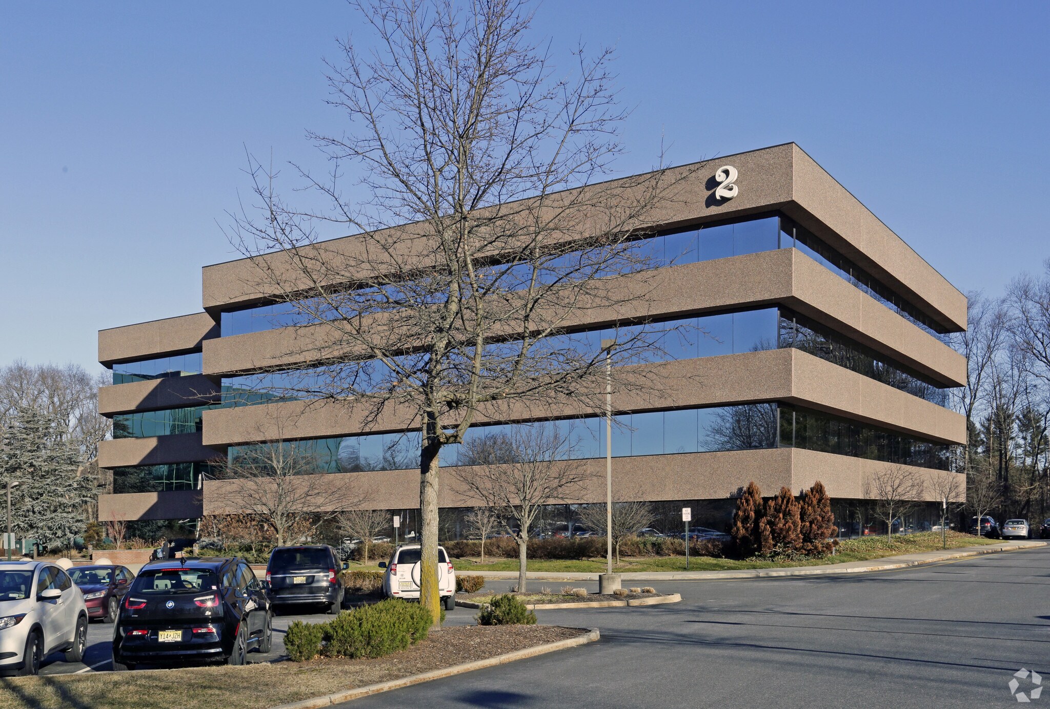 2 Executive Blvd, Suffern, NY à louer Photo principale– Image 1 sur 19