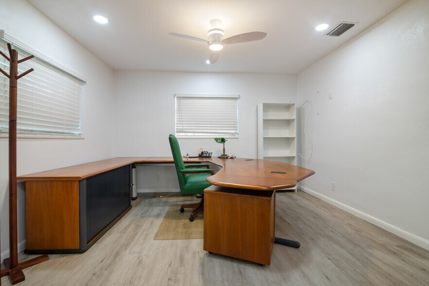 412 SE 23rd St, Fort Lauderdale, FL à vendre - Photo de l’immeuble – Image 2 sur 17