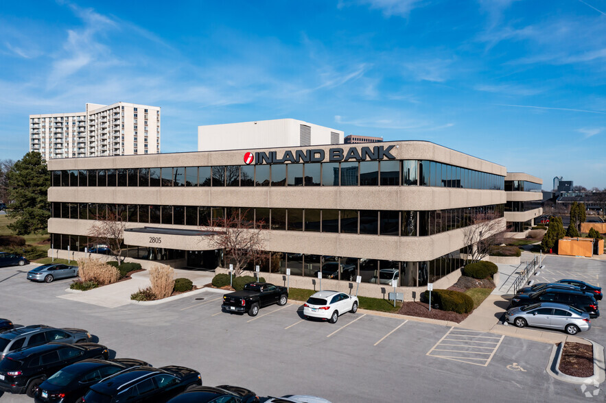 Oak Brook Office Center Portfolio portefeuille de 4 biens à vendre sur LoopNet.fr - Photo principale – Image 3 sur 3