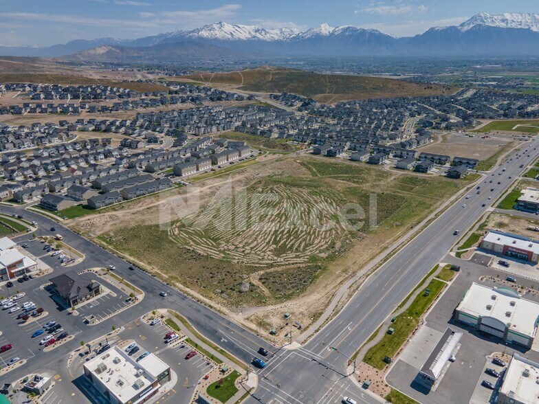 4165 E Pony Express Pkwy, Eagle Mountain, UT à vendre - Photo de l’immeuble – Image 2 sur 13