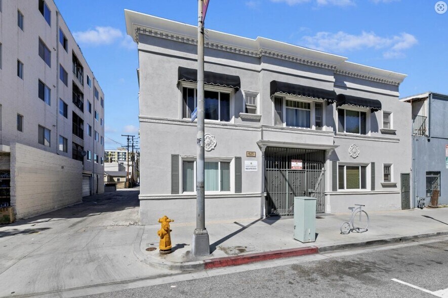 625 E Broadway, Long Beach, CA à vendre - Photo de l’immeuble – Image 2 sur 25