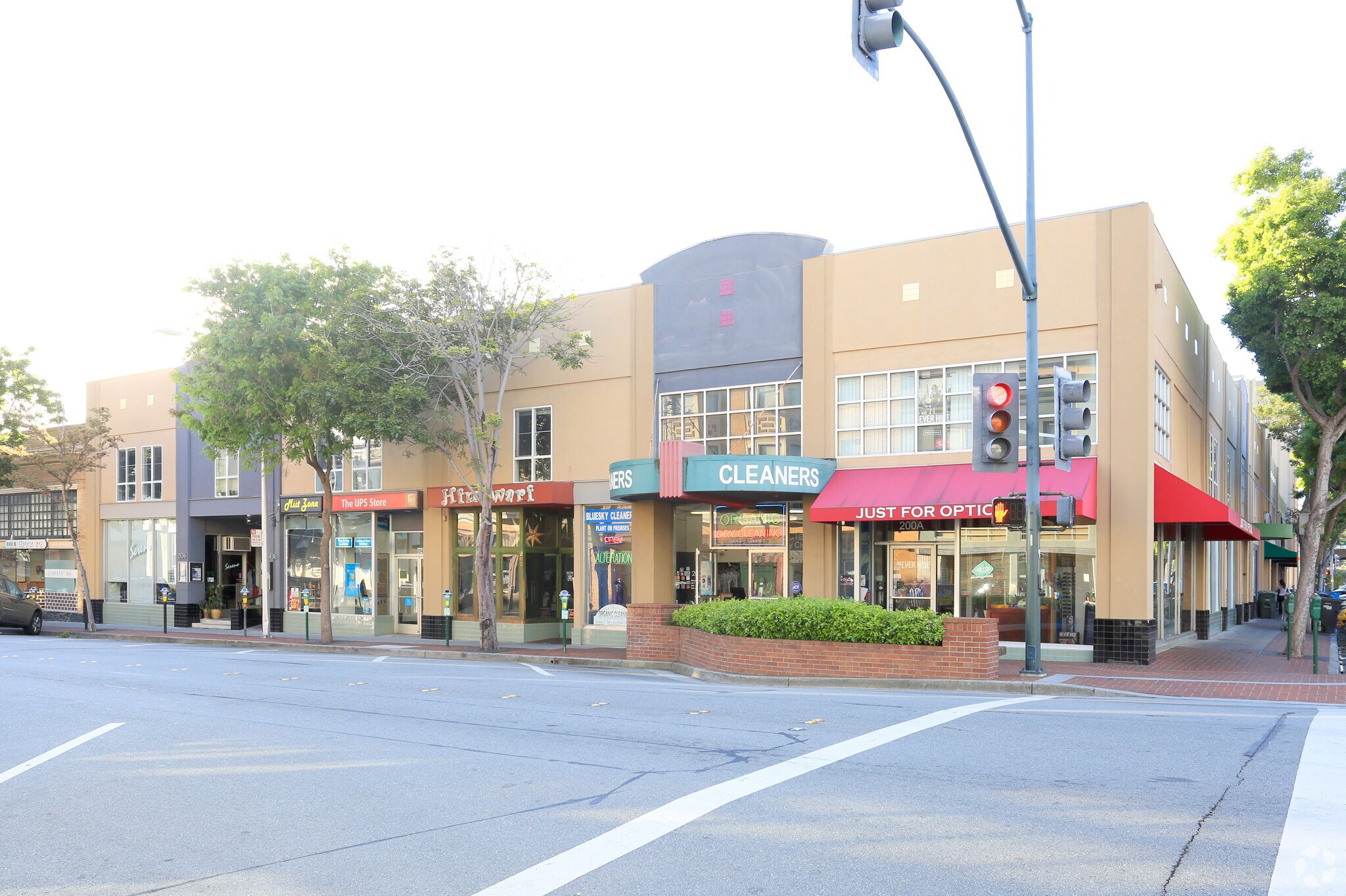200-206 E 2nd Ave, San Mateo, CA à louer Photo principale– Image 1 sur 11