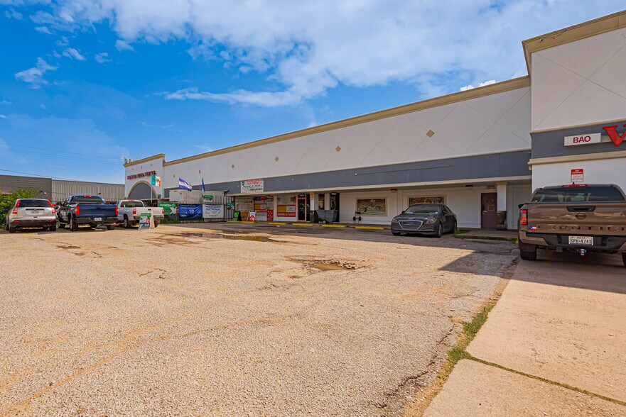 8002-8138 Boone Rd, Houston, TX à vendre - Photo de l’immeuble – Image 3 sur 20