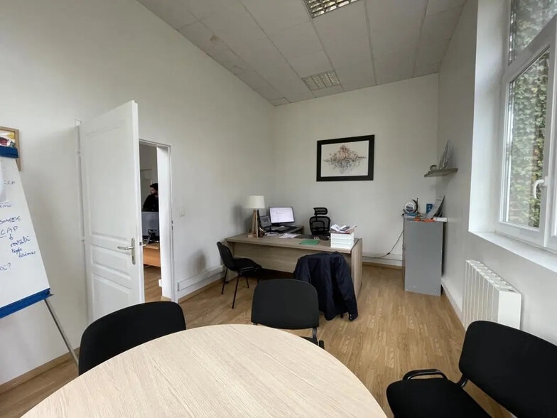 Bureau dans Louviers à louer - Photo intérieure – Image 2 sur 7