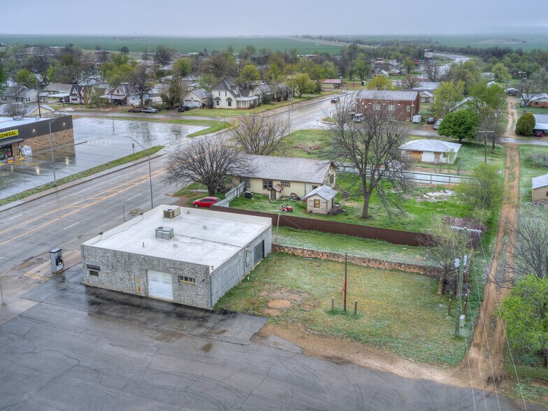 200 N Broadway Ave, Geary, OK à vendre - Photo de l’immeuble – Image 3 sur 32