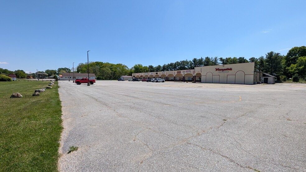 705 County Road 6, Elkhart, IN à vendre - Photo de l’immeuble – Image 2 sur 4