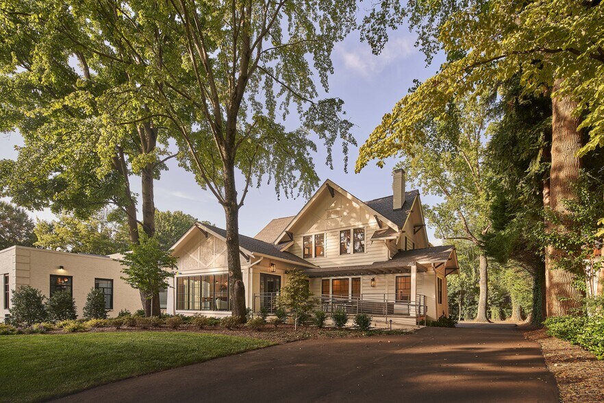 1015 East Blvd, Charlotte, NC à louer - Photo principale – Image 1 sur 6