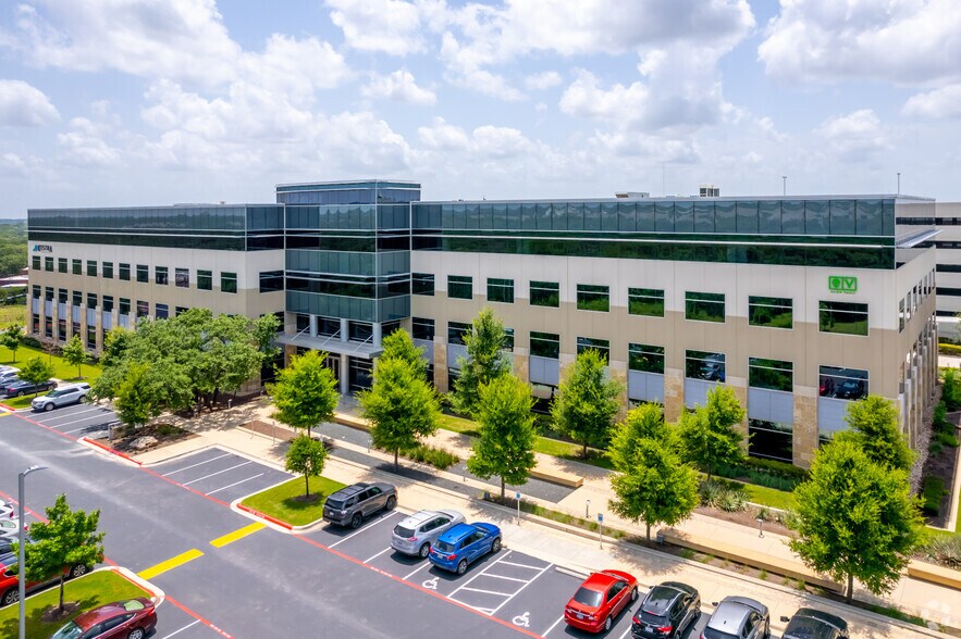 5707 Southwest Pky, Austin, TX à louer - Photo principale – Image 2 sur 7