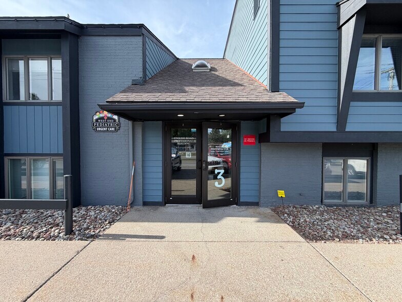 1800 English Rd, Greece, NY à louer - Photo de l’immeuble – Image 1 sur 20