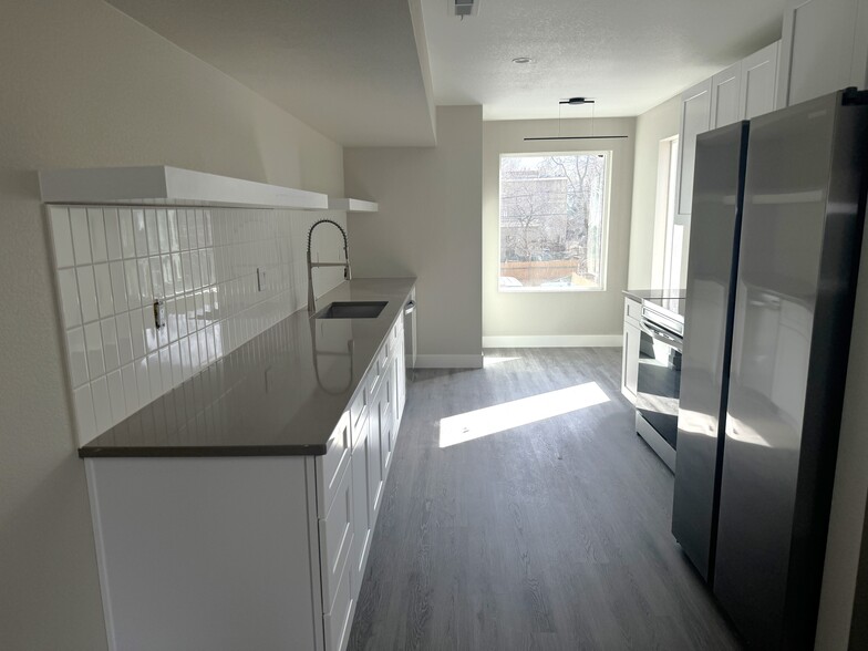15 New Construction Townhomes portefeuille de 2 biens à vendre sur LoopNet.fr - Photo de l’immeuble – Image 2 sur 37