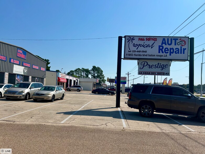 11859 Florida Blvd, Baton Rouge, LA à louer - Photo de l’immeuble – Image 3 sur 8