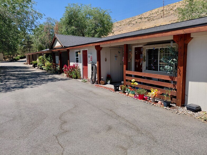 7350 W 4th St, Reno, NV à vendre - Photo de l’immeuble – Image 3 sur 13