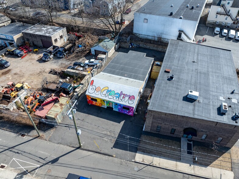 22 Leonard St, Norwalk, CT à louer - Photo de l’immeuble – Image 1 sur 12