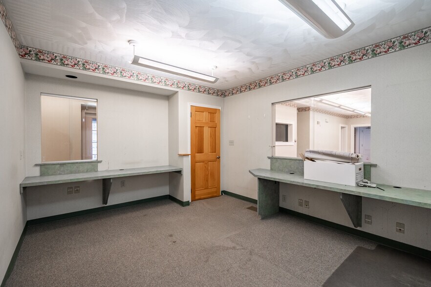 1105 Monroe St, Endicott, NY à louer - Photo de l’immeuble – Image 2 sur 41