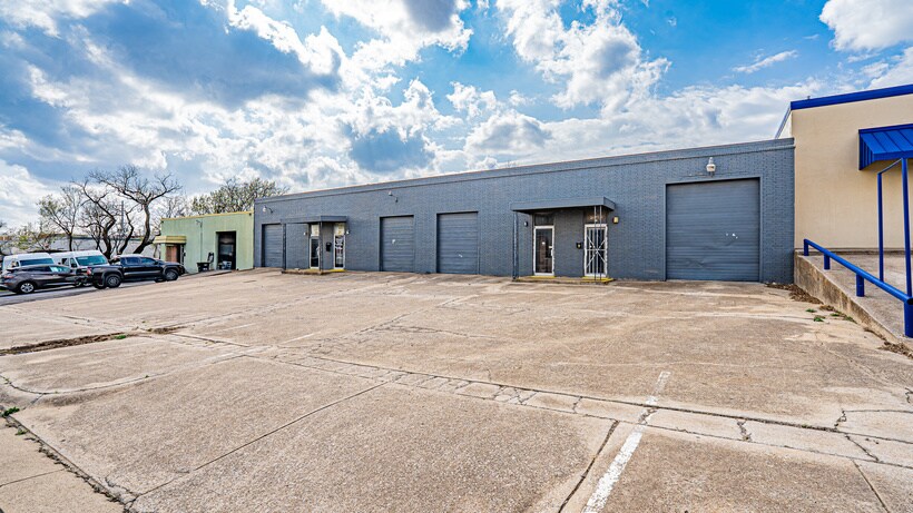 3216-3220 S Jones St, Fort Worth, TX à vendre - Photo de l’immeuble – Image 3 sur 12