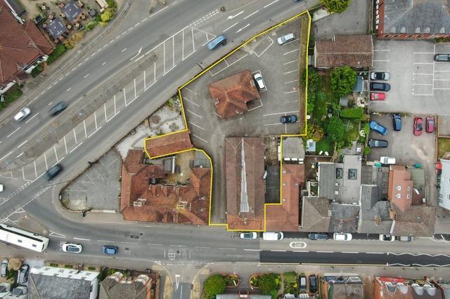 3-3A High St, Bagshot à vendre - Photo de l’immeuble – Image 2 sur 24