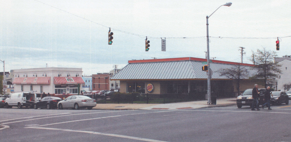 2033 Eastern Ave, Baltimore, MD à louer - Photo de l’immeuble – Image 1 sur 10