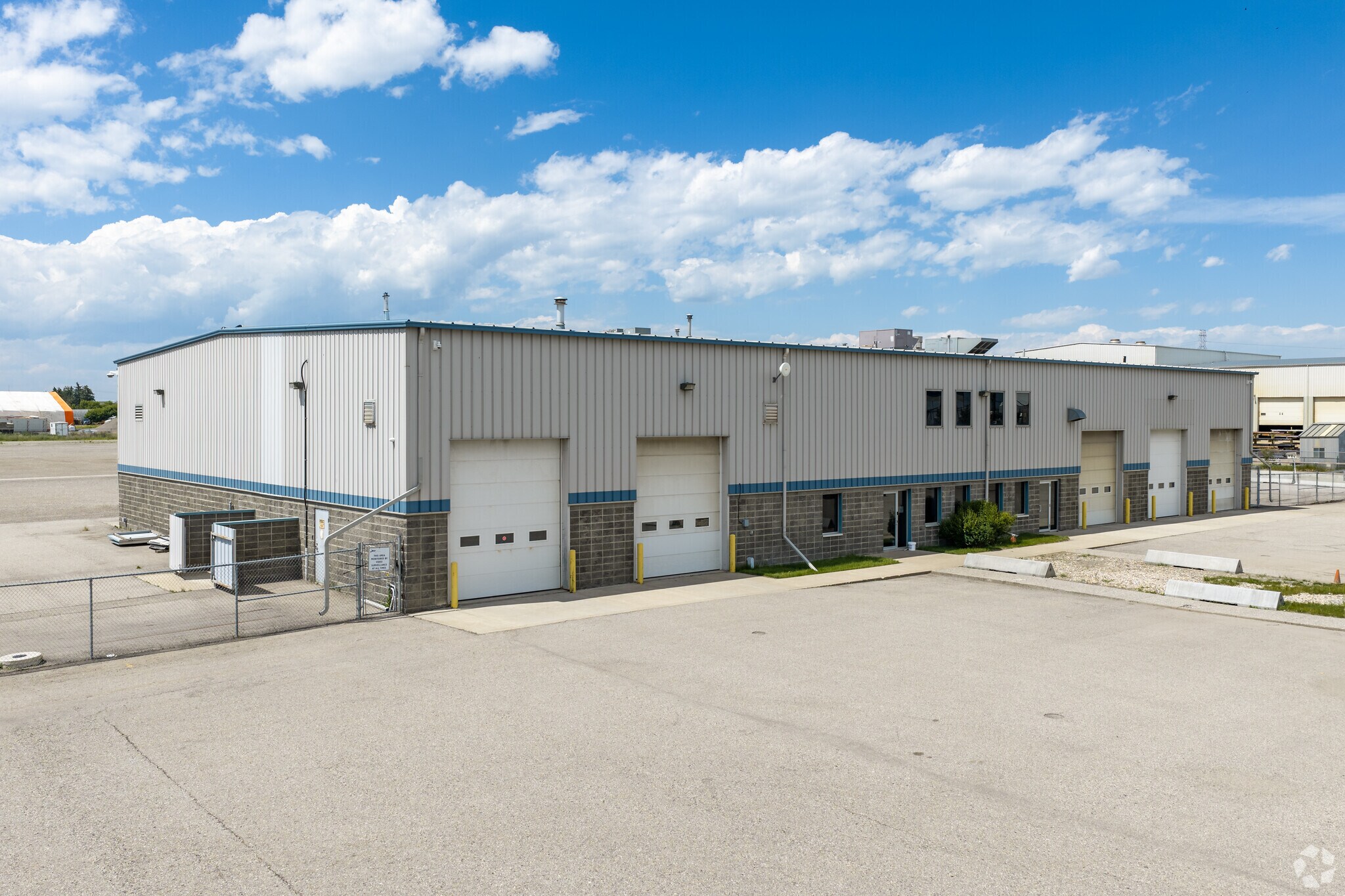 235185 Ryan Rd SE, Rocky View No 44, AB à louer Photo principale– Image 1 sur 4