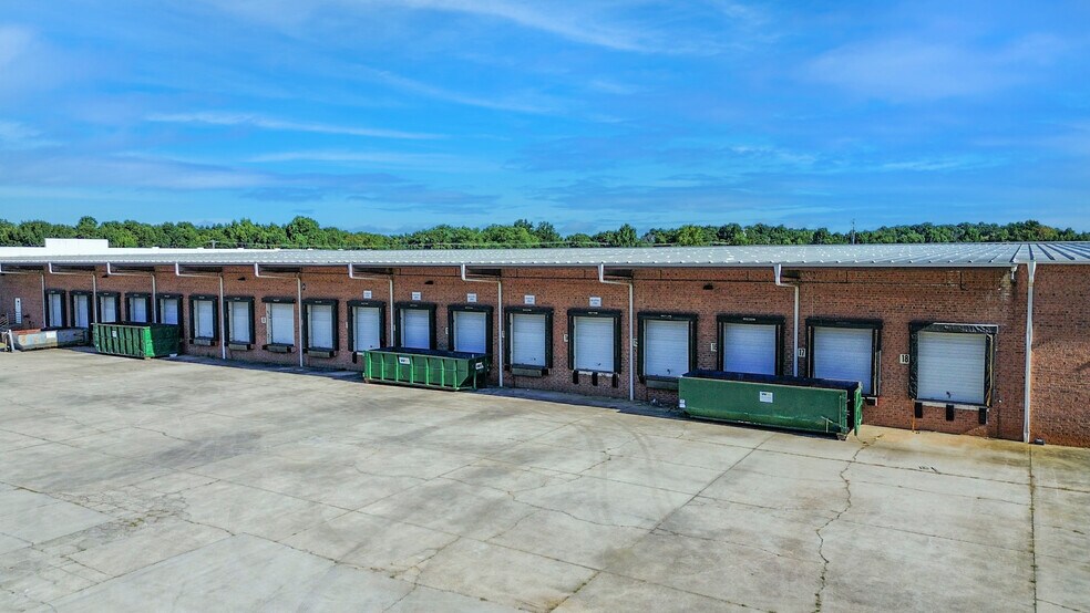 100 Don Truell Ln, Thomasville, NC à louer - Photo de l’immeuble – Image 3 sur 10