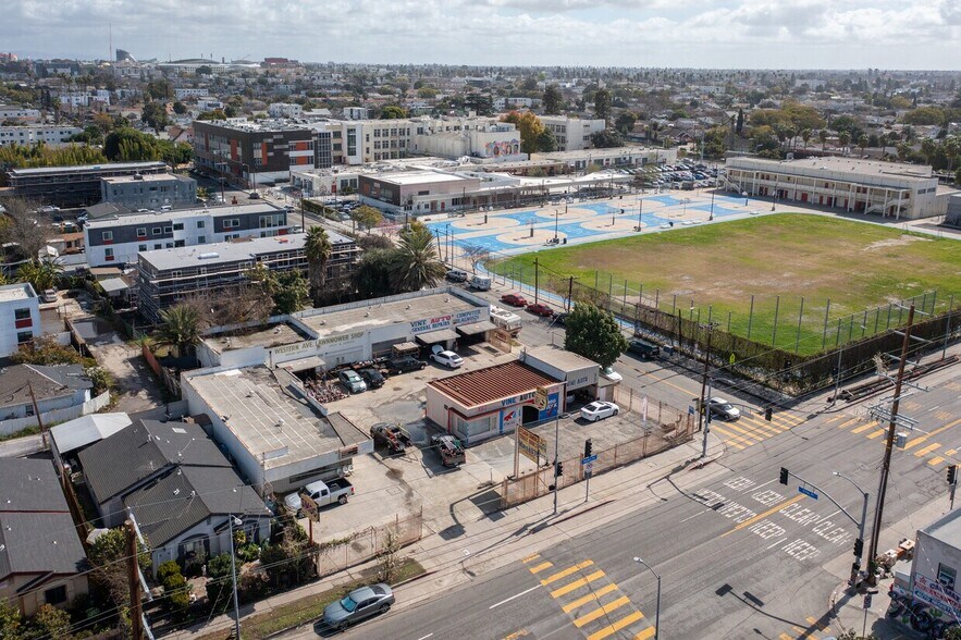 3720 S Western Ave, Los Angeles, CA à vendre - Photo de l’immeuble – Image 2 sur 5