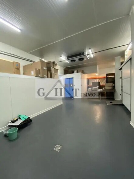 Industriel/Logistique dans Crosne à vendre - Photo intérieure – Image 3 sur 19