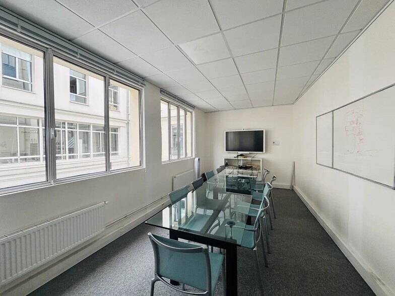 62 Rue Mazarine, Paris à louer - Photo de l’immeuble – Image 3 sur 9