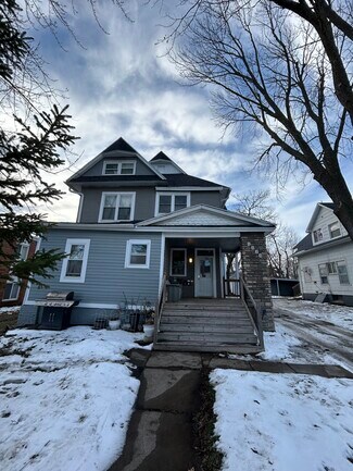 Plus de détails pour 1424 30th St, Des Moines, IA - Logement à vendre