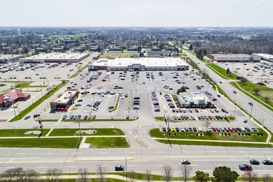 5421-5451 W Saginaw Hwy, Lansing, MI à louer - Aérien – Image 3 sur 5