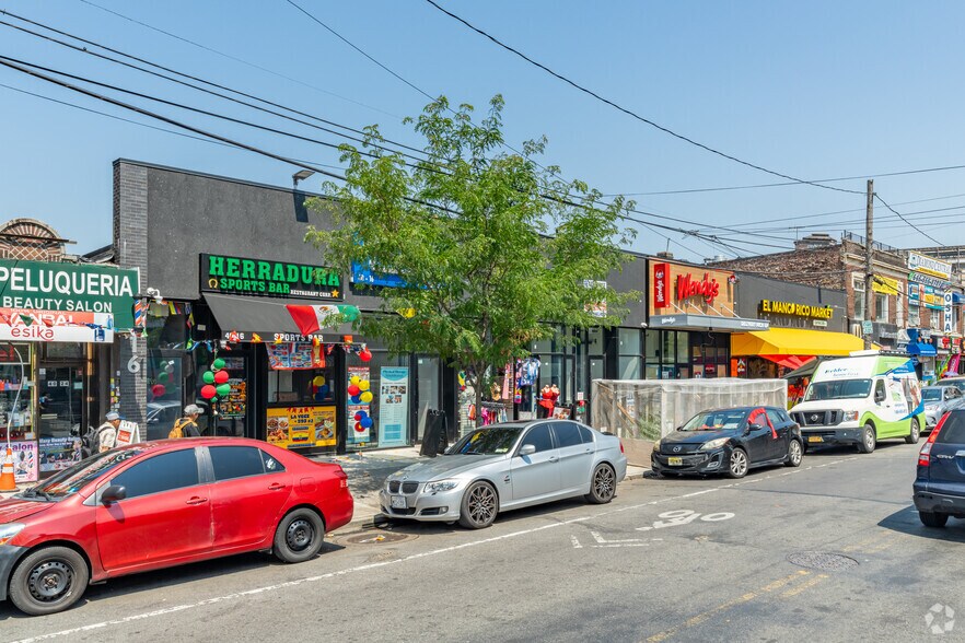 40-16 National St, Corona, NY à louer - Photo de l’immeuble – Image 2 sur 8
