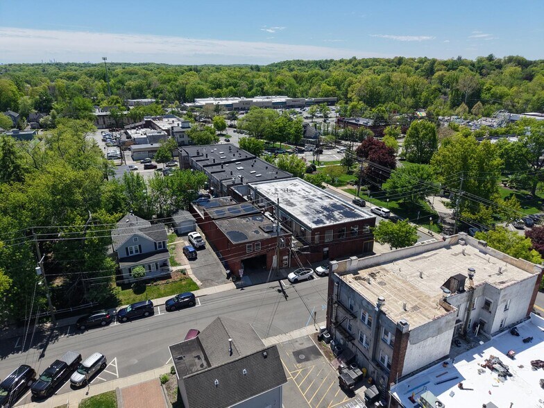 65 Park Ave, Hillsdale, NJ à vendre - Photo principale – Image 1 sur 14