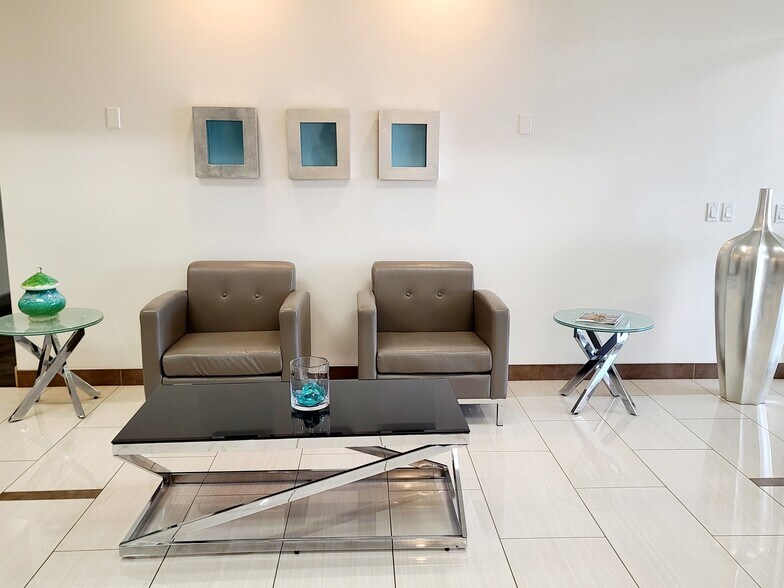 3610 Central Ave, Riverside, CA à louer - Photo de l’immeuble – Image 3 sur 15