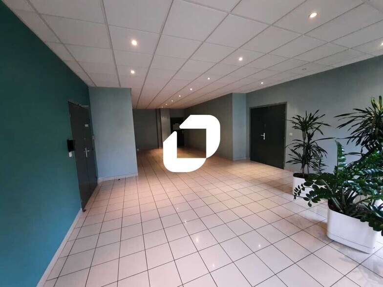 12 Bis Avenue Du Québec, Villebon-sur-Yvette à louer - Hall d’entrée – Image 2 sur 14