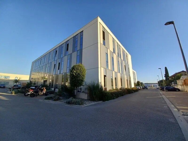 12 Rue Pascal Xavier Coste, Marseille à louer Photo de l’immeuble– Image 1 sur 16