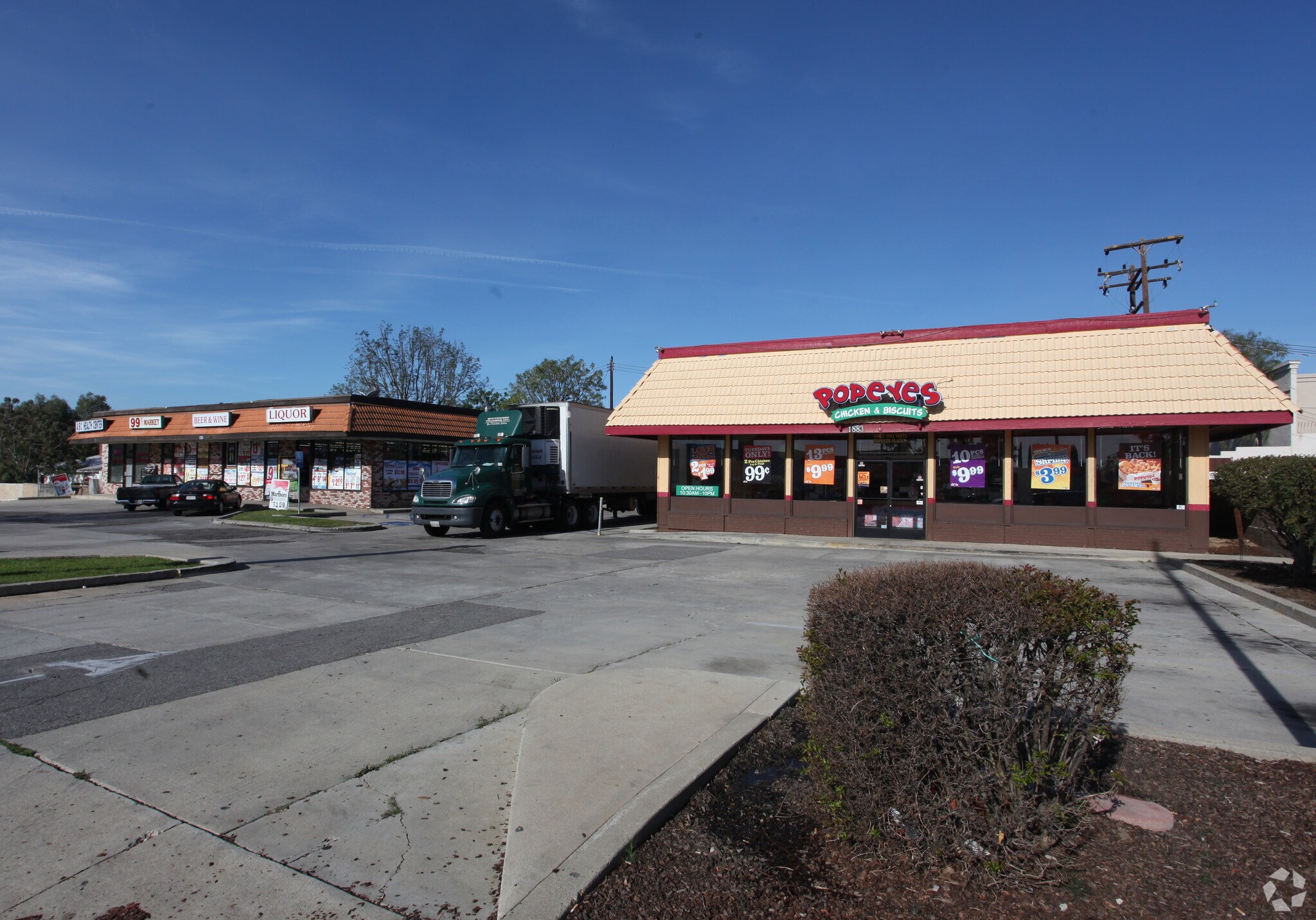 1839-1883 Erringer Rd, Simi Valley, CA à louer Photo principale– Image 1 sur 6