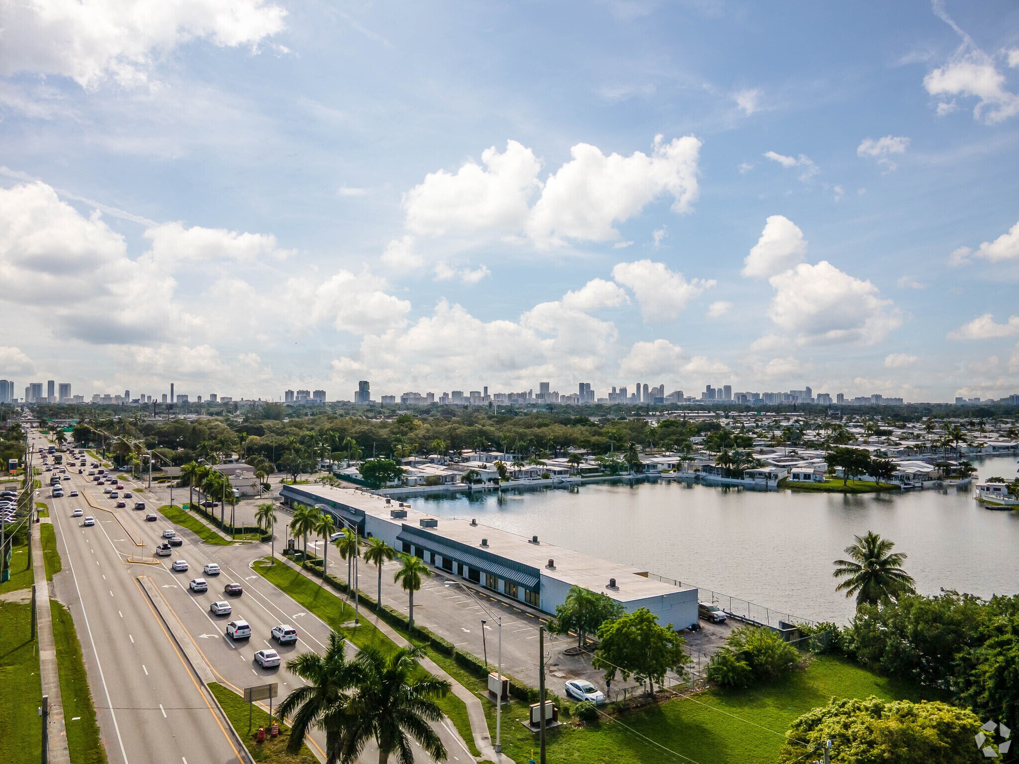 3192-3194 W Hallandale Beach Blvd, Hallandale, FL à louer Aérien– Image 1 sur 11