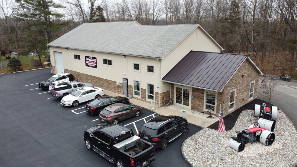 8461 Easton Rd, Ottsville, PA à vendre - Photo de l’immeuble – Image 2 sur 19