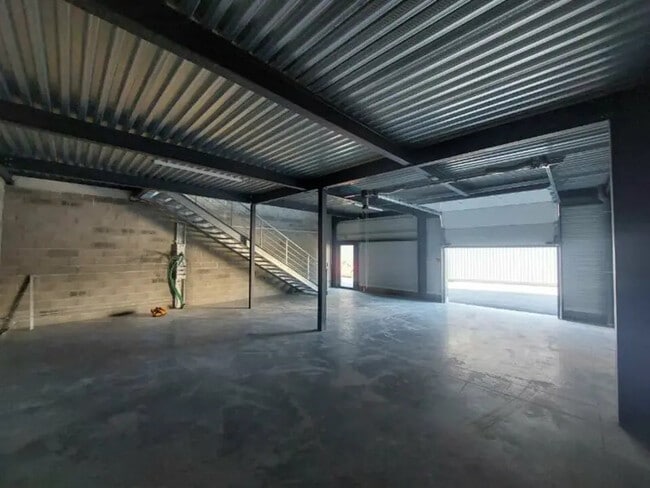 Plus de détails pour Industriel/Logistique à vendre