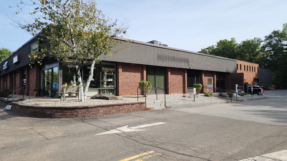 730 Hebron Ave, Glastonbury, CT à louer - Photo de l’immeuble – Image 3 sur 9