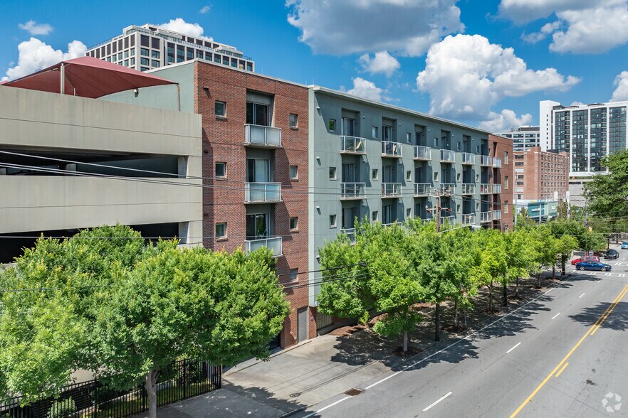 620 Glen Iris Dr NE, Atlanta, GA à louer - Photo de l’immeuble – Image 2 sur 32