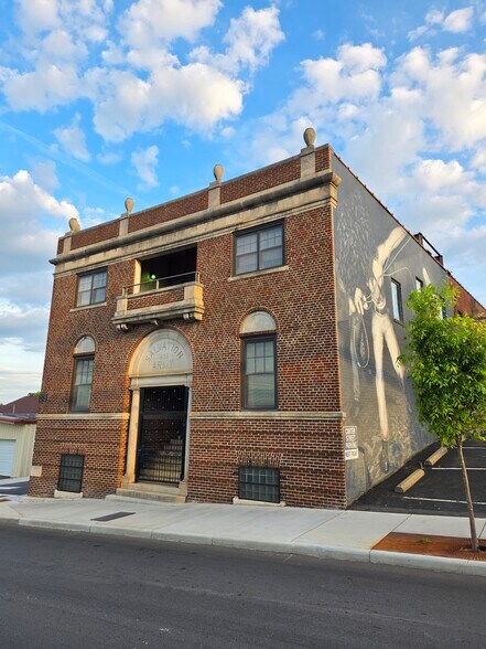 175 Patton Ave, Asheville, NC à louer - Photo principale – Image 1 sur 22