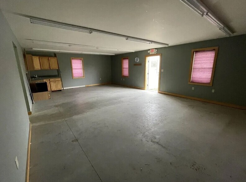 100 Cherry Tree Hill Ln, Barton, VT à vendre - Photo intérieure – Image 2 sur 3