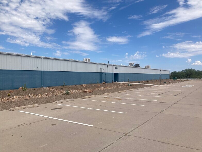 6900 S Park Ave, Tucson, AZ à louer - Photo de l’immeuble – Image 2 sur 14