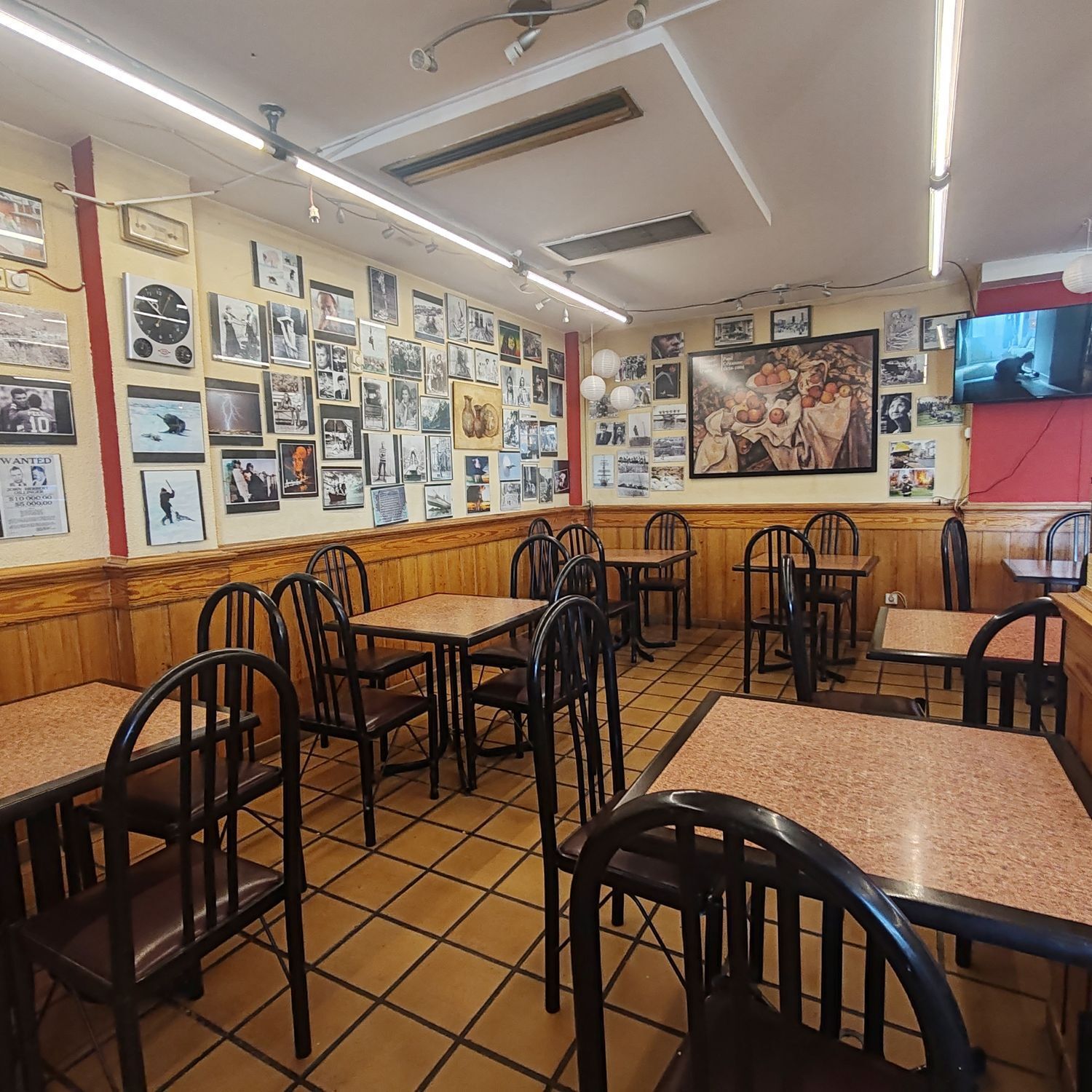 Local commercial dans Las Rozas de Madrid, Madrid à louer Plan d’étage– Image 1 sur 5