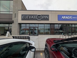 34 Highbury Park Dr, Ottawa, ON à louer Photo de l’immeuble– Image 2 sur 10