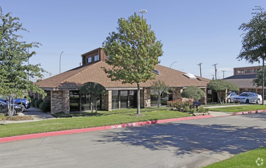 1903 Stadium Oaks Ct, Arlington, TX à louer - Photo principale – Image 1 sur 8
